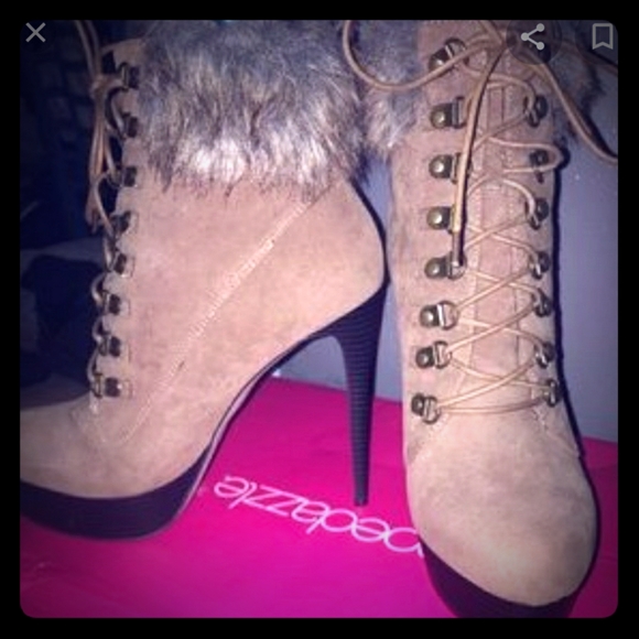 JacQuelyn ankle high boots with fur - Picture 1 of 3